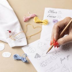 Vesiliukoinen kirjonta-arkki