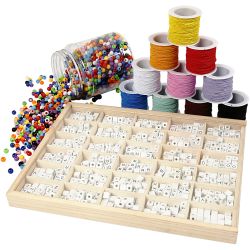 Ryhmäaskartelusetti Kirjainhelmirannekoru