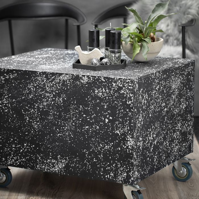 Terrazzo hiutaleilla koristeltu koroke