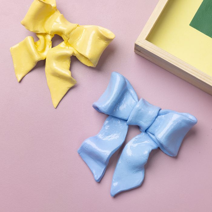 Koristeellinen rusetti itsekovettuvasta savesta