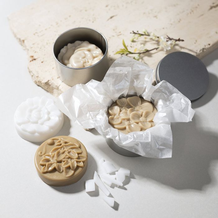 Sheavoita sisältävä saippua metallipurkissa