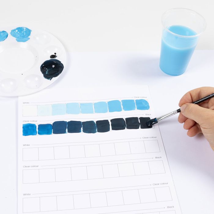 Mustavalkoisen käyttäminen guassivärien sävyn muuttamiseen