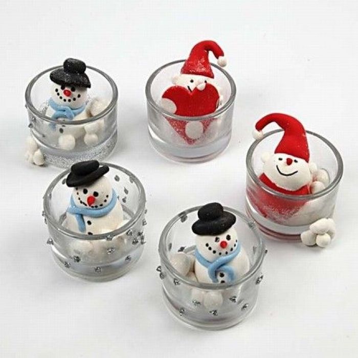 Silkkimassahahmoja tuikkulaseissa