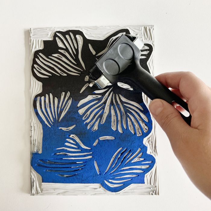 Linopainanta eri värisävyillä