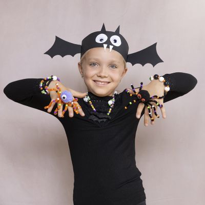 Pelottavat halloween-asusteet