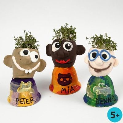 Silkkimassap&auml;&auml;t kellojen p&auml;&auml;ll&auml;