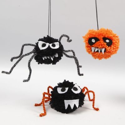 Halloween-ötökät pom-pomeista
