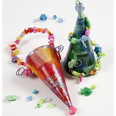 Kartiot koristeltu helmillä