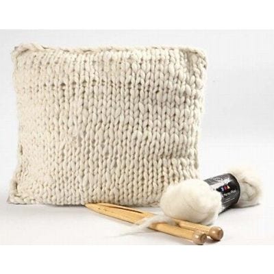 Merinovillasta kudottu tyynynpäällinen