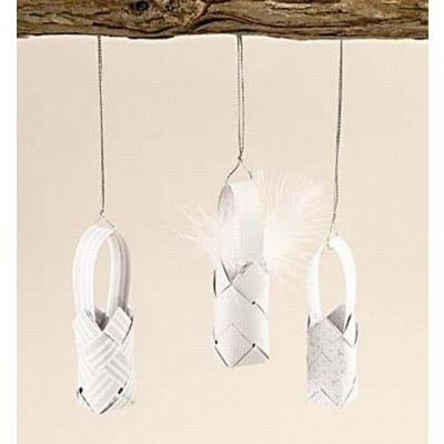 Pieni ja kapea punottu kori