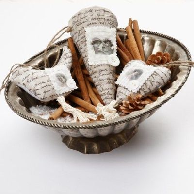 Täytetyt Vivi Gade-kangaskoristeet