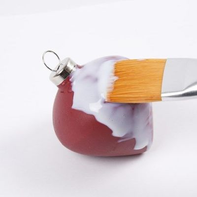 Maalatut ja koristellut terrakottapallot