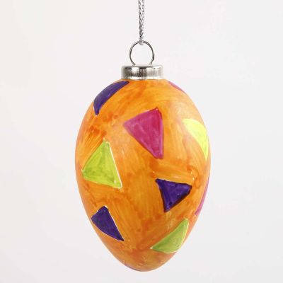 Lasi- ja posliinitusseilla kuvioitu pääsiäismuna.