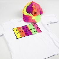 Lippis ja T-paita maalattu Neon Textil Color väreillä